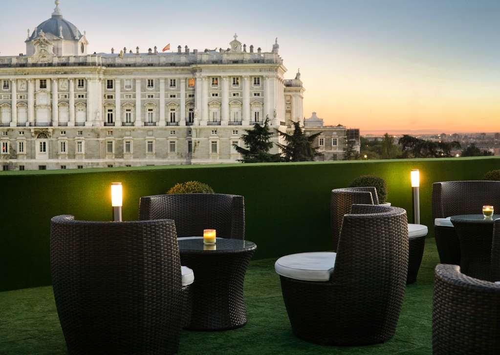 Apartosuites Jardines De Sabatini Мадрид Удобства фото